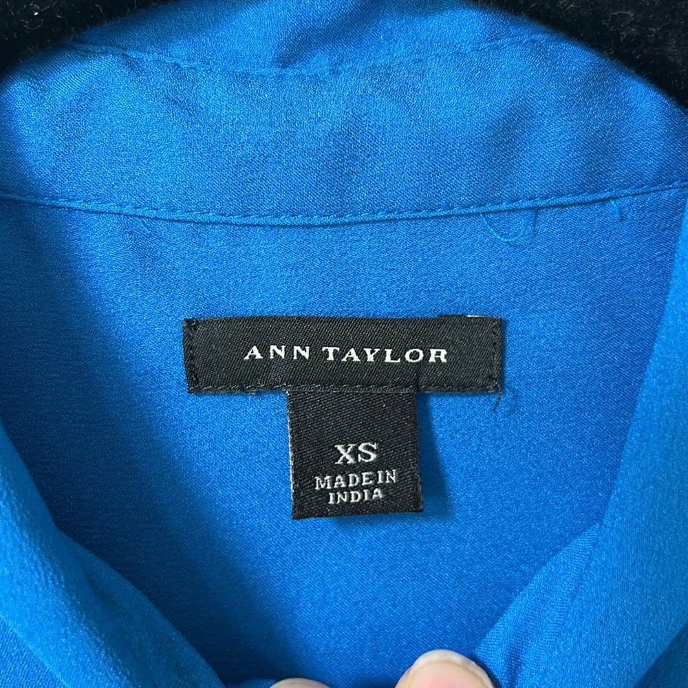 Ann Taylor Sleeveless Collared Top - Blue - Picture 3 of 6